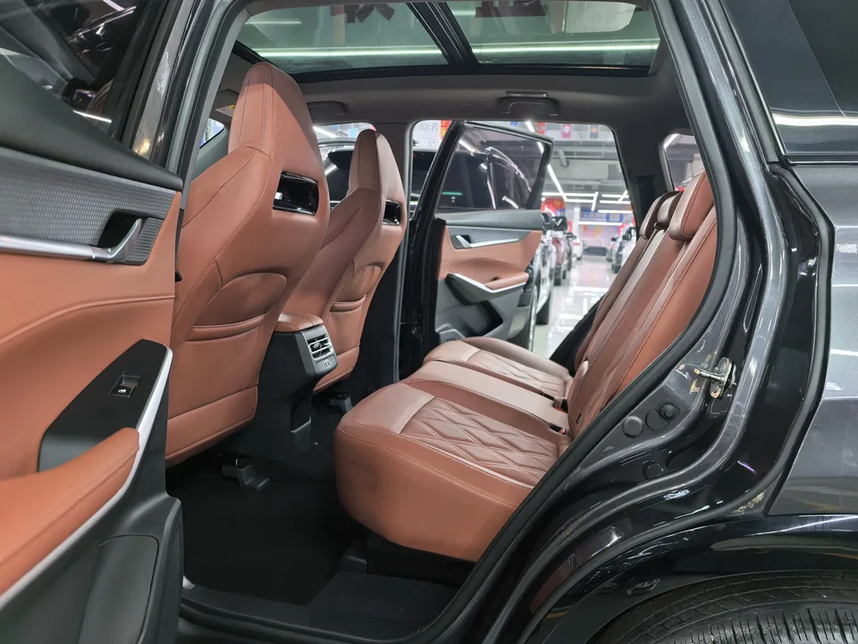 Changan CS75PLUS third generation 1.5T automatic premium model 2023 — миниатюра 3