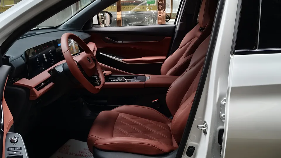 Changan CS75PLUS third generation champion version 1.5T automatic intelligent driving dynamic navigation model 2024 — миниатюра 4