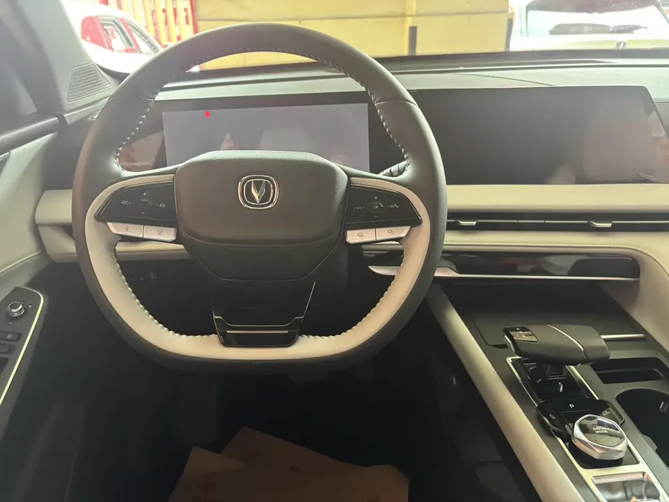 Changan CS75PLUS third generation 1.5T automatic luxury model 2024 — миниатюра 4