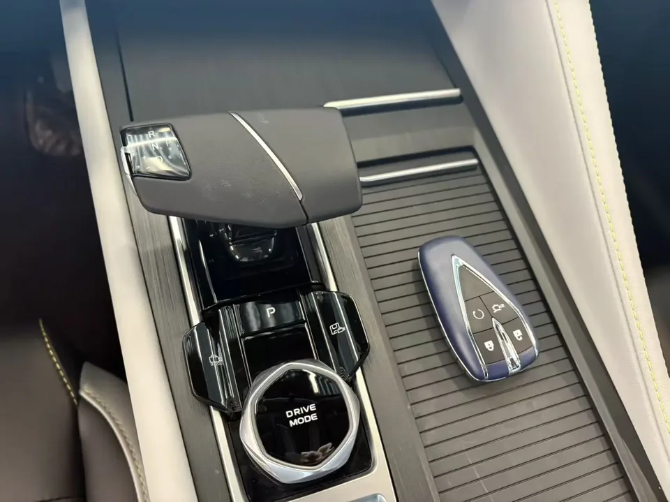 Changan CS75PLUS third generation 1.5T automatic pilot model 2023 — миниатюра 3
