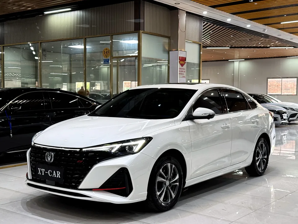 Changan Escape Escape 2024 PLUS 1.4T DCT High Energy Edition 2024 — photo 1, buy with delivery to Moscow
