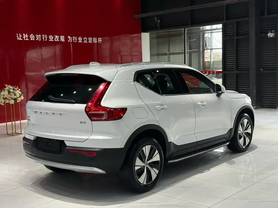 Volvo XC40 Volvo XC40 2023 B3 Smart Fashion Edition 2023 — миниатюра 2