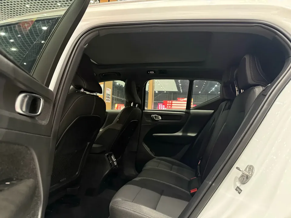 Volvo XC40 Volvo XC40 2023 B3 Smart Fashion Edition 2023 — миниатюра 3