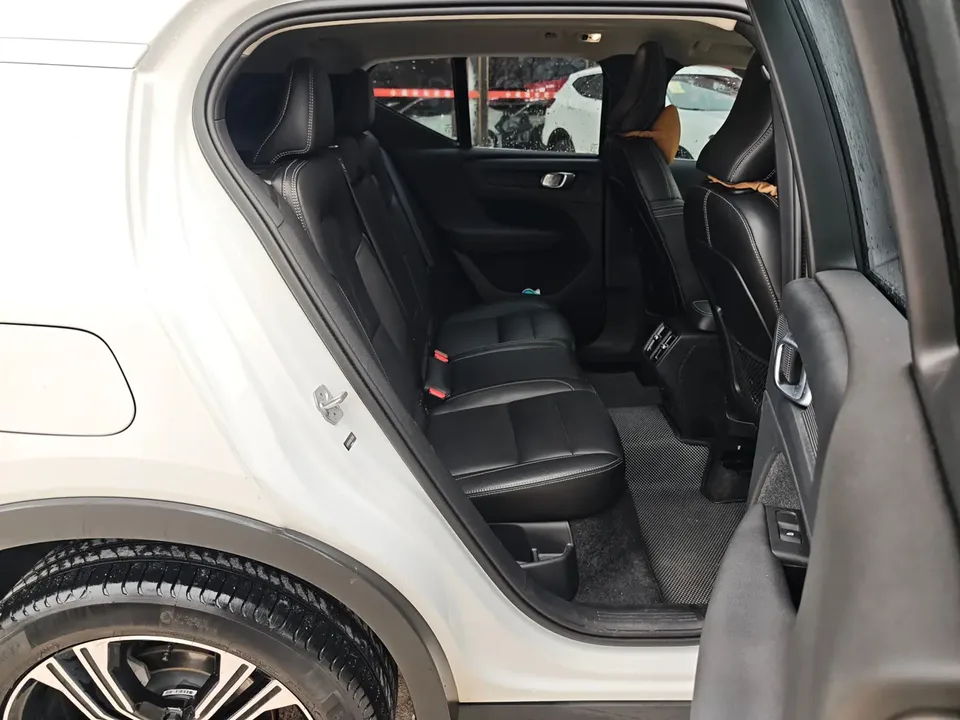 Volvo XC40 Volvo XC40 2022 T4 four-wheel drive Zhiyuan luxury version 2022 — миниатюра 4