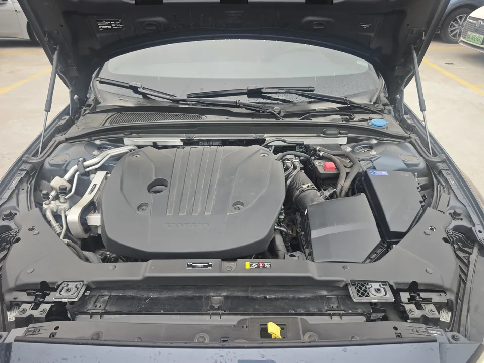 Volvo S60 Volvo S60 2023 B4 Zhiyi Luxury Edition 2023 — миниатюра 3