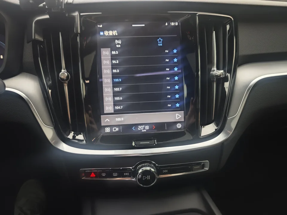 Volvo S60 Volvo S60 2023 B4 Zhiyi Luxury Edition 2023 — миниатюра 4