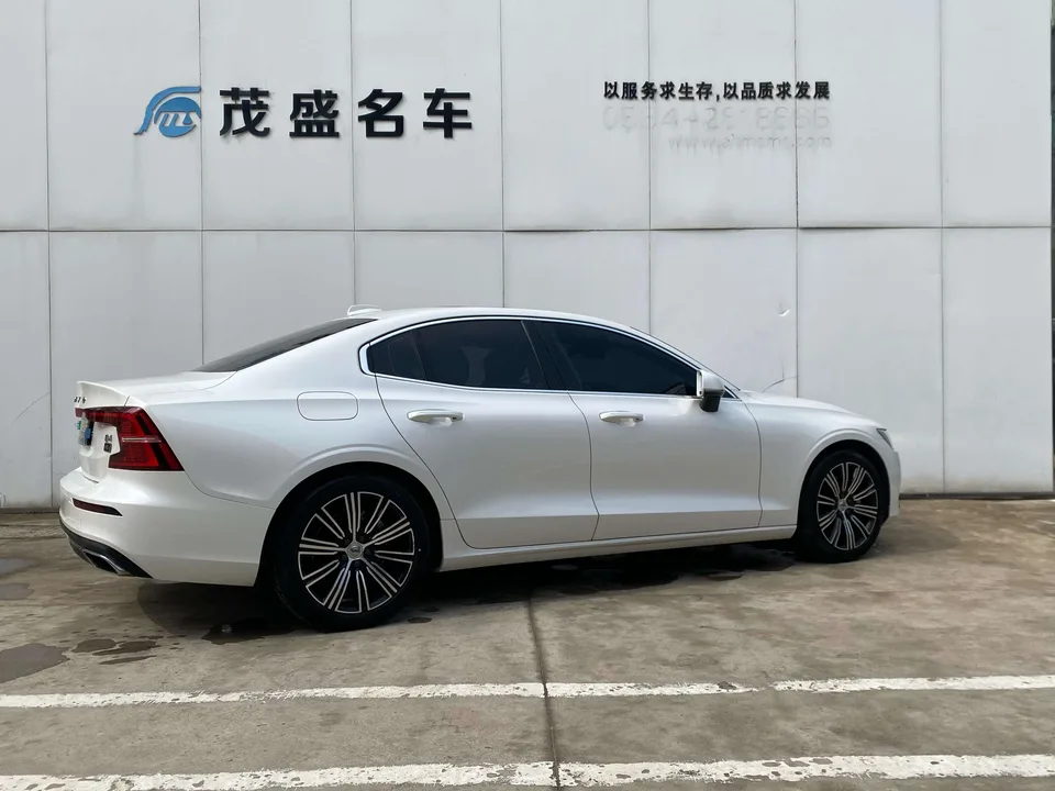 Volvo S60 S60 2022 Volvo S60 2022 B4 Zhiyuan Luxury Edition 2022 — миниатюра 5