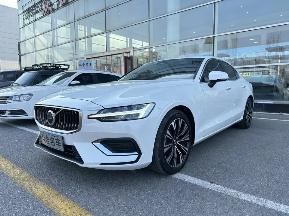 Volvo S60 2023