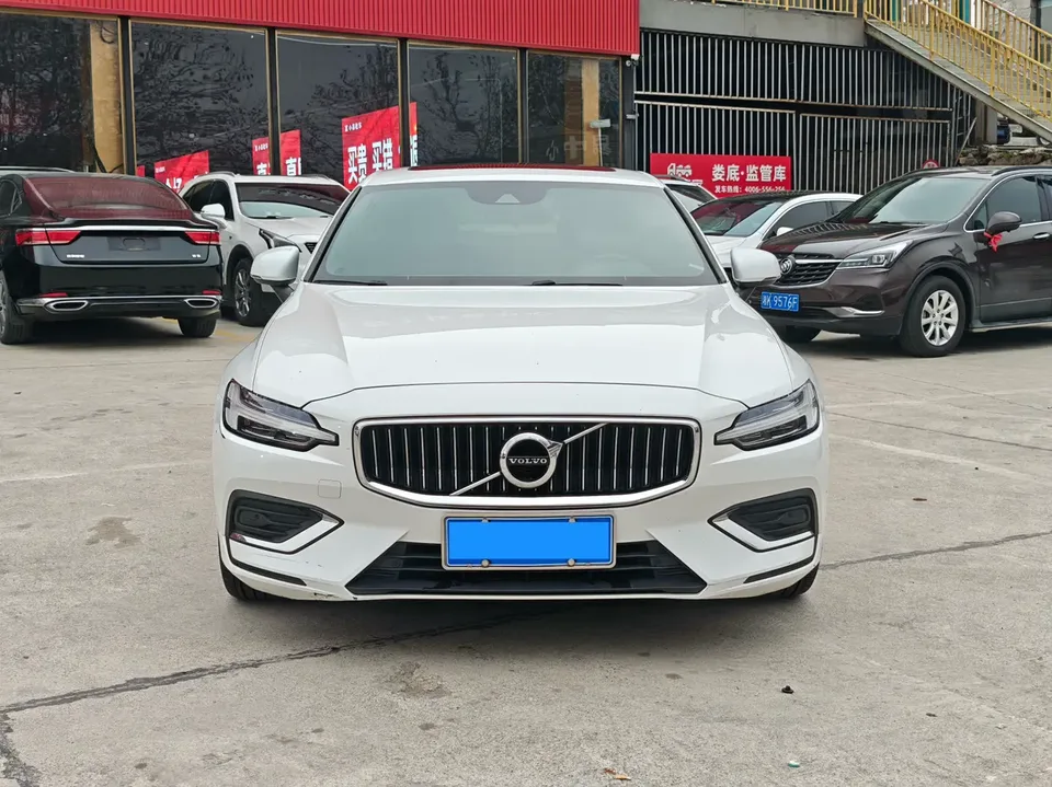 Volvo S60 2022