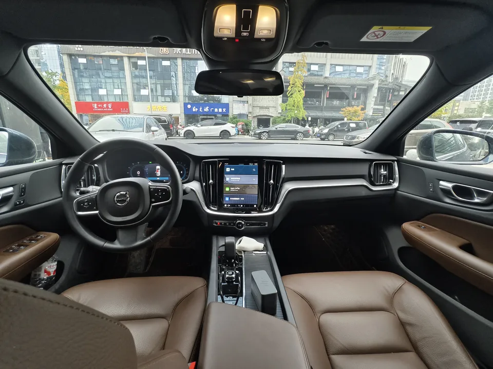 Volvo S60 Volvo S60 2025 B4 Zhiyi Luxury Edition 2025 — миниатюра 3