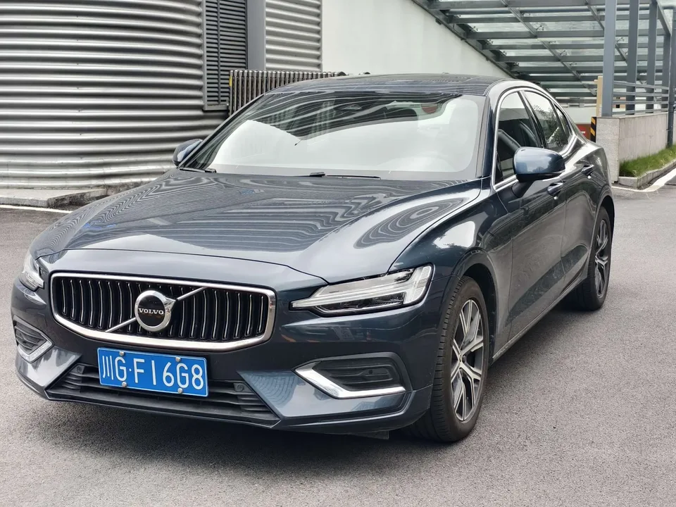 Volvo S60 2025