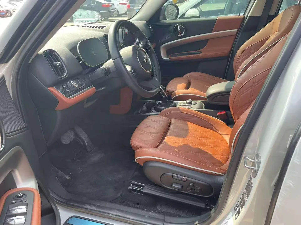 MINI Countryman MINI COUNTRYMAN 2022 1.5T COOPER ALL4 Connoisseur 2022 — миниатюра 5