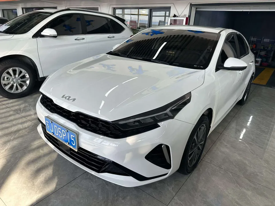 Kia K3 Kia K3 2023 1.5L IVT Deluxe Edition 2023 — photo 1, buy with delivery to Moscow