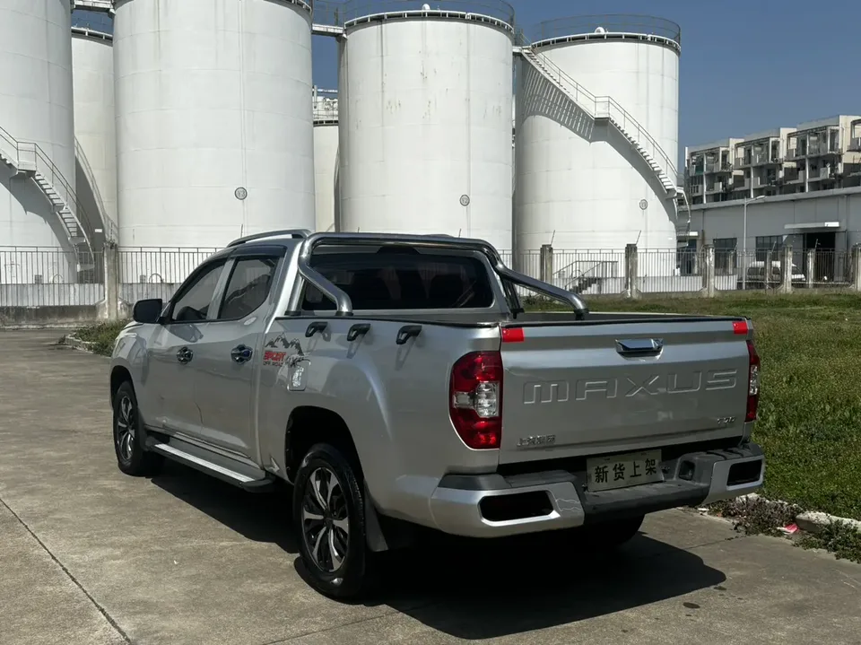 Datong Maxus T70 2.0T diesel automatic two-wheel drive Australian version long box 2023 — миниатюра 2