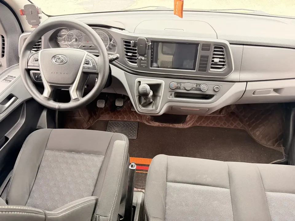 Datong Xintu V80 Xintu V80 2024 PRO 2.0T Manual Aoyuntong Long Shaft Center Top 127Ps 6-9 Seats 2025 — миниатюра 4