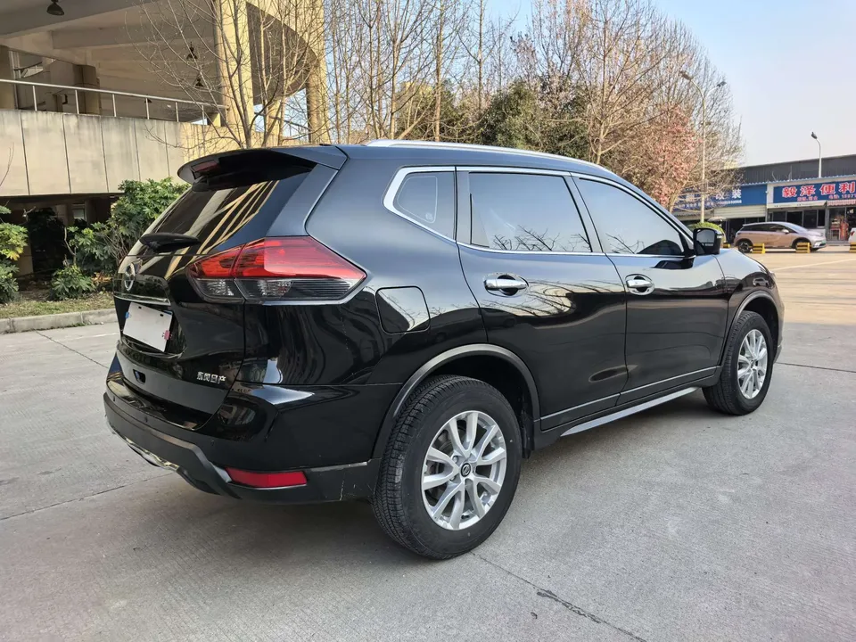 Nissan X-Trail Qijun 2023 Classic Edition 2.0L 2WD Smart Comfort Edition 2024 — миниатюра 2