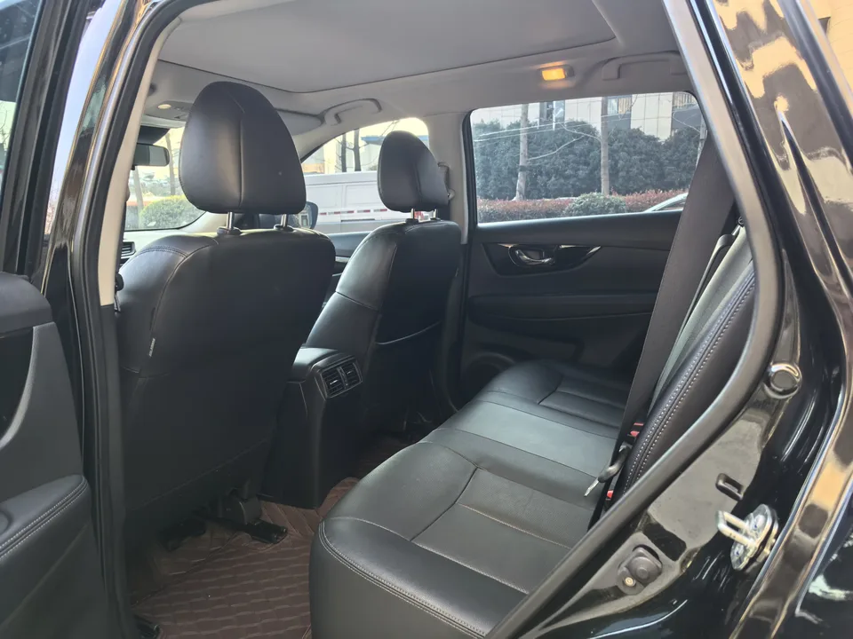 Nissan X-Trail Qijun 2023 Classic Edition 2.0L 2WD Smart Comfort Edition 2024 — миниатюра 3