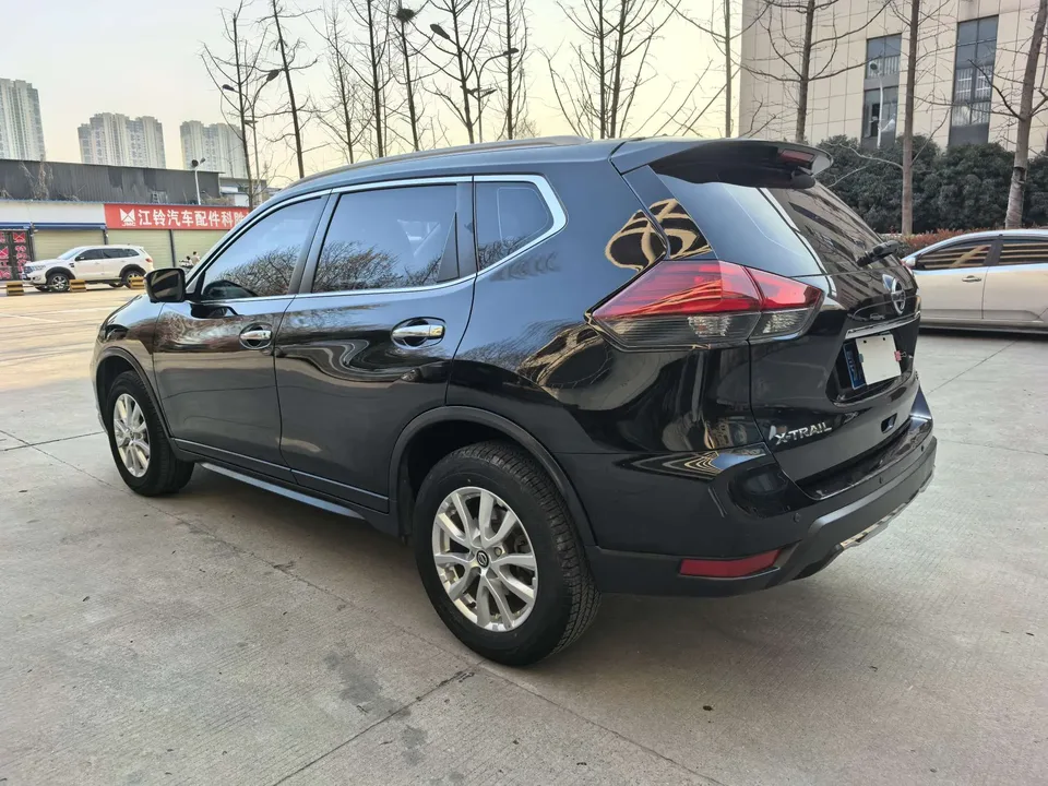 Nissan X-Trail Qijun 2023 Classic Edition 2.0L 2WD Smart Comfort Edition 2024 — миниатюра 4
