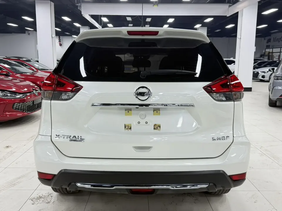 Nissan X-Trail Qijun 2022 2.0L 2WD Smart Link Premium Edition 2022 — thumbnail 2