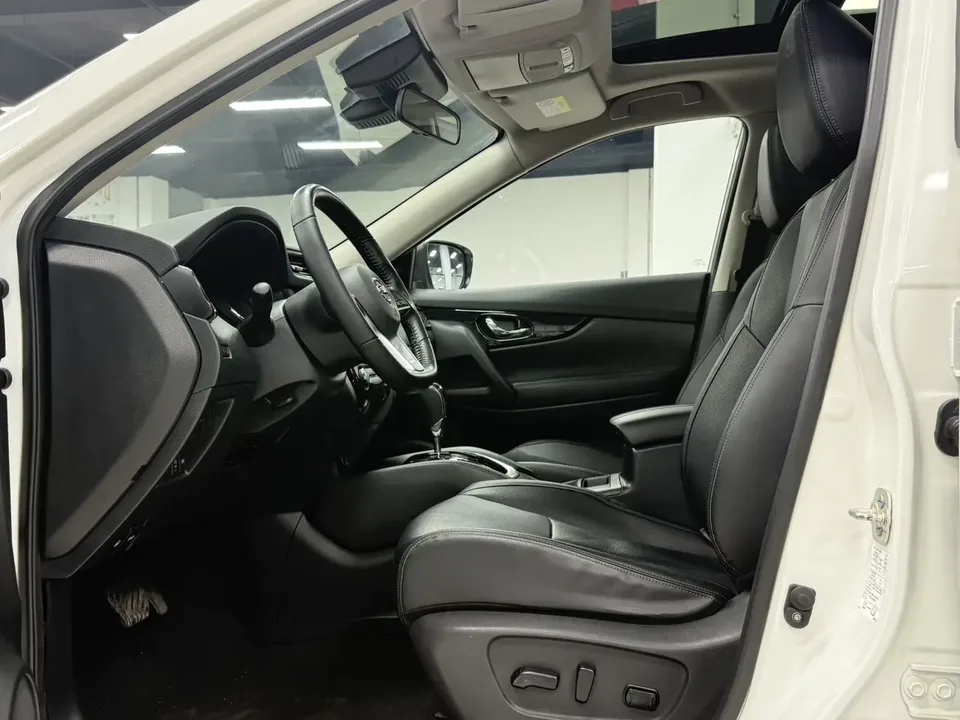 Nissan X-Trail Qijun 2022 2.0L 2WD Smart Link Premium Edition 2022 — thumbnail 5