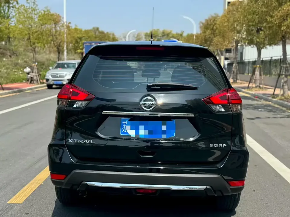 Nissan X-Trail Qijun 2023 Classic Edition 2.0L 2WD Smart Comfort Edition 2024 — миниатюра 2