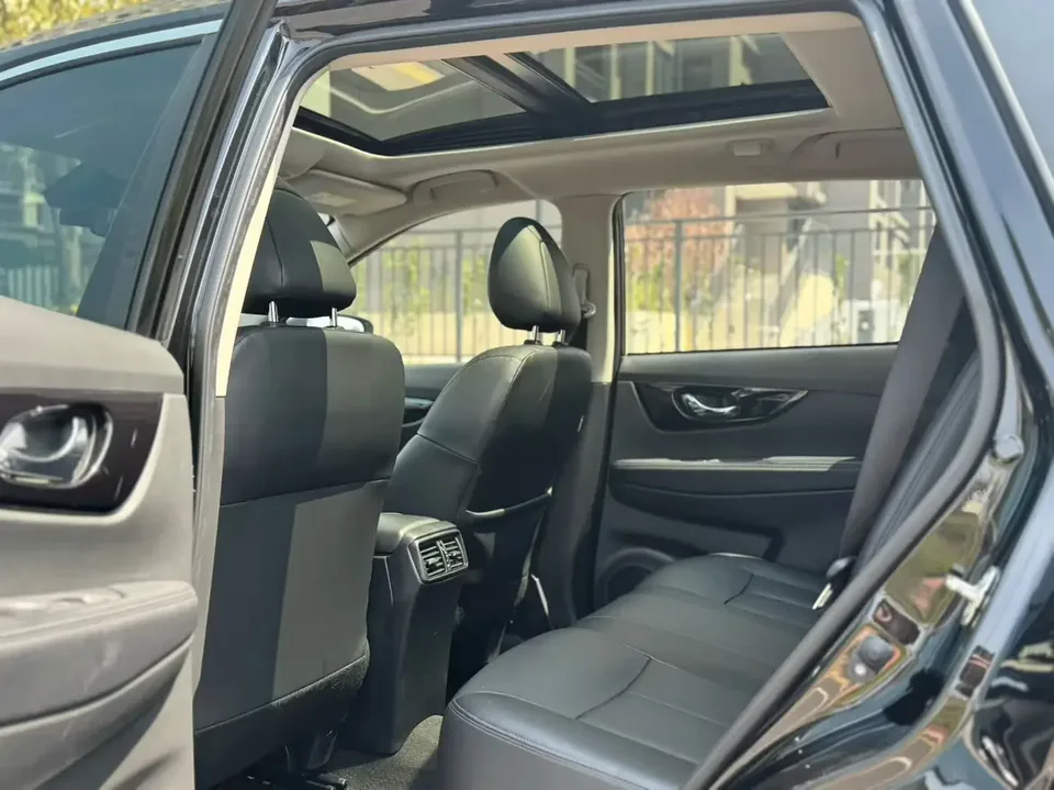 Nissan X-Trail Qijun 2023 Classic Edition 2.0L 2WD Smart Comfort Edition 2024 — миниатюра 3