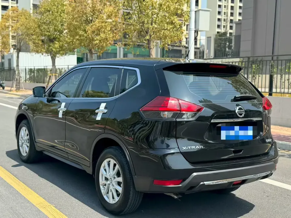 Nissan X-Trail Qijun 2023 Classic Edition 2.0L 2WD Smart Comfort Edition 2024 — миниатюра 4