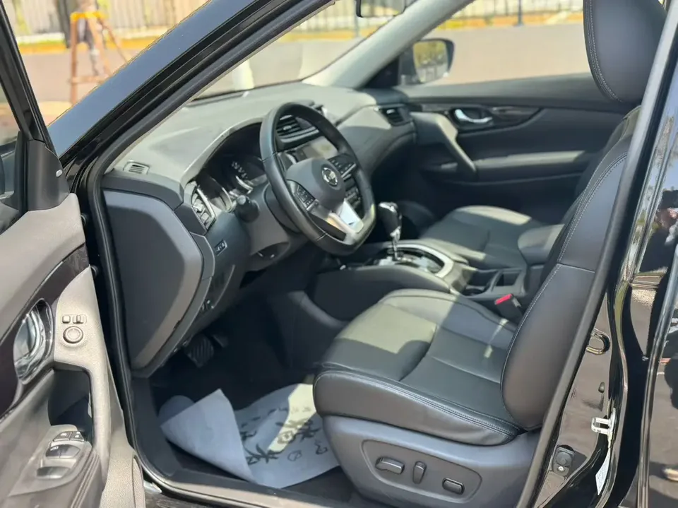 Nissan X-Trail Qijun 2023 Classic Edition 2.0L 2WD Smart Comfort Edition 2024 — миниатюра 5