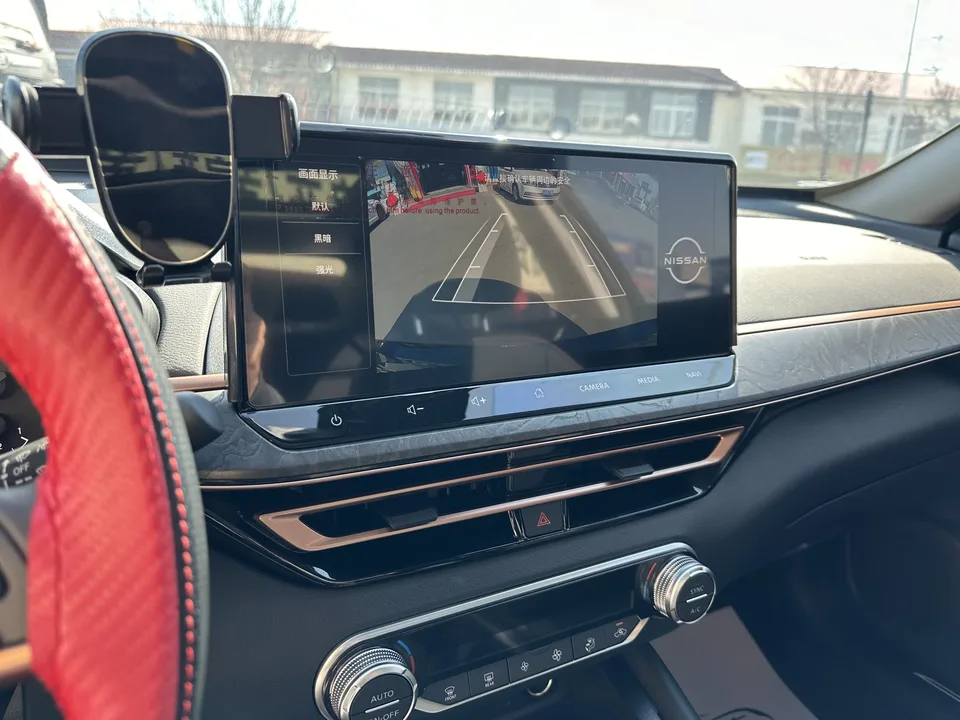 Nissan Altima Teana 2.0L SV Black Gold Edition 2025 — миниатюра 5
