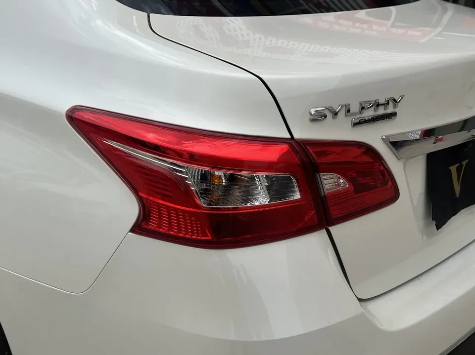 Nissan Sylphy Sylphy 2024 Classic 1.6L XL CVT Luxury Edition 2025 — thumbnail 3