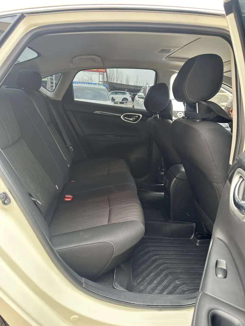 Nissan Sylphy Sylphy 2024 Classic 1.6L XL CVT Luxury Edition 2025 — thumbnail 4