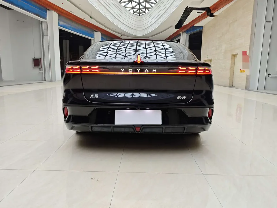 Voyah Passion PHEV Passion PHEV 2024 Lantu Chasing Light PHEV 2024 ultra-long range four-wheel drive flagship version 2024 — thumbnail 2