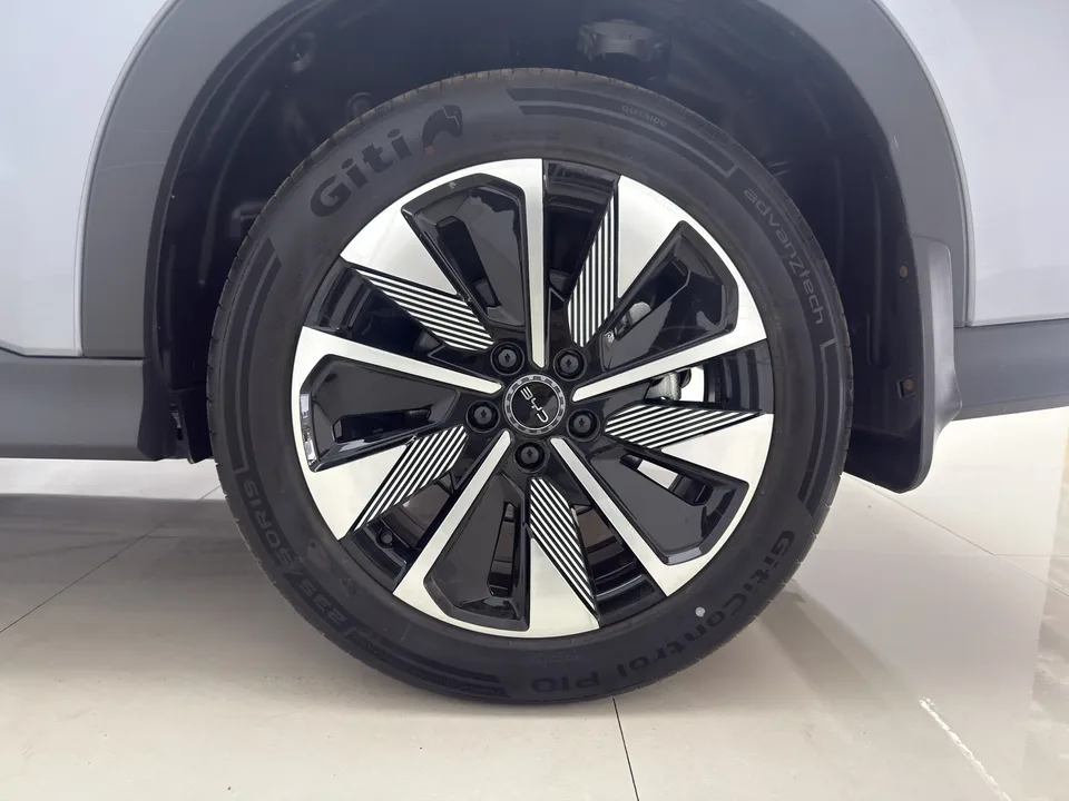 BYD Song PLUS DM Song PLUS DM 2025 DM-i 112KM Premium Edition 2025 — миниатюра 3