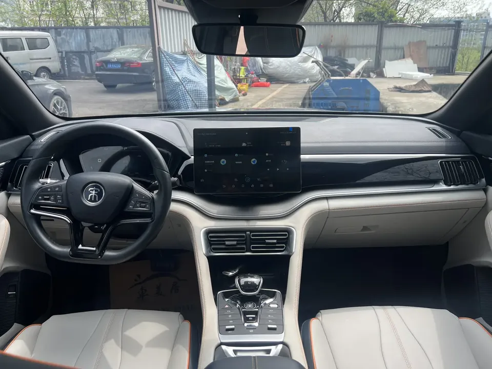 BYD Song PLUS DM DM-i 110KM 2WD flagship model 2022 — миниатюра 4