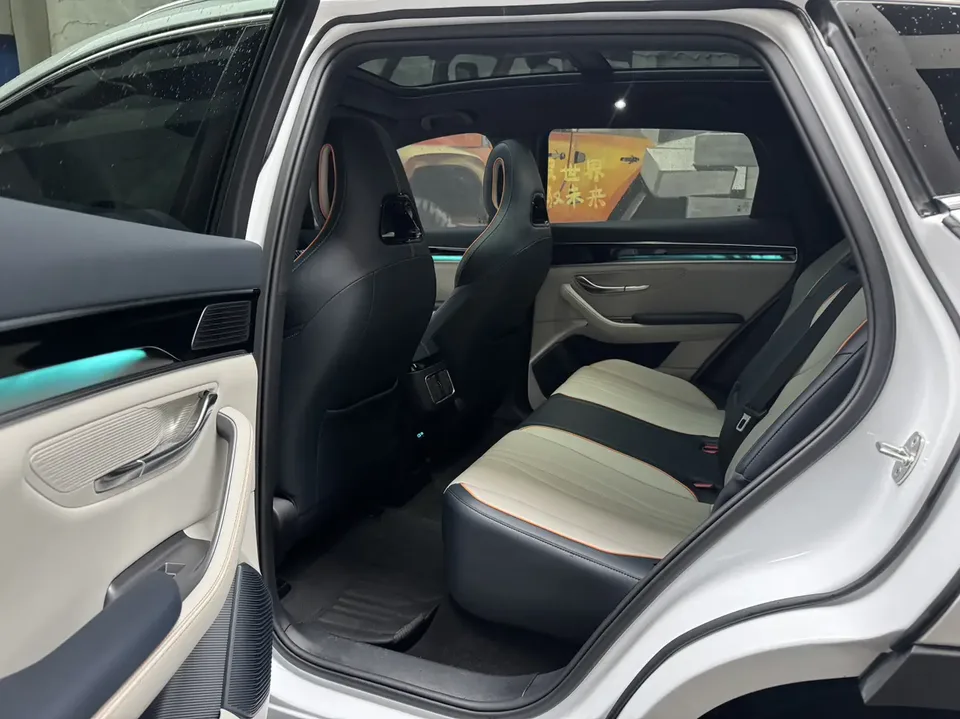 BYD Song PLUS DM DM-i Honor Edition 110KM Flagship Model 2024 — миниатюра 3