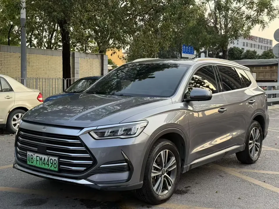 BYD Song Pro DM Song Pro DM 2022 Song Pro DM 2022 DM-i 51km Premium Edition 2022 — photo 1, buy with delivery to Moscow
