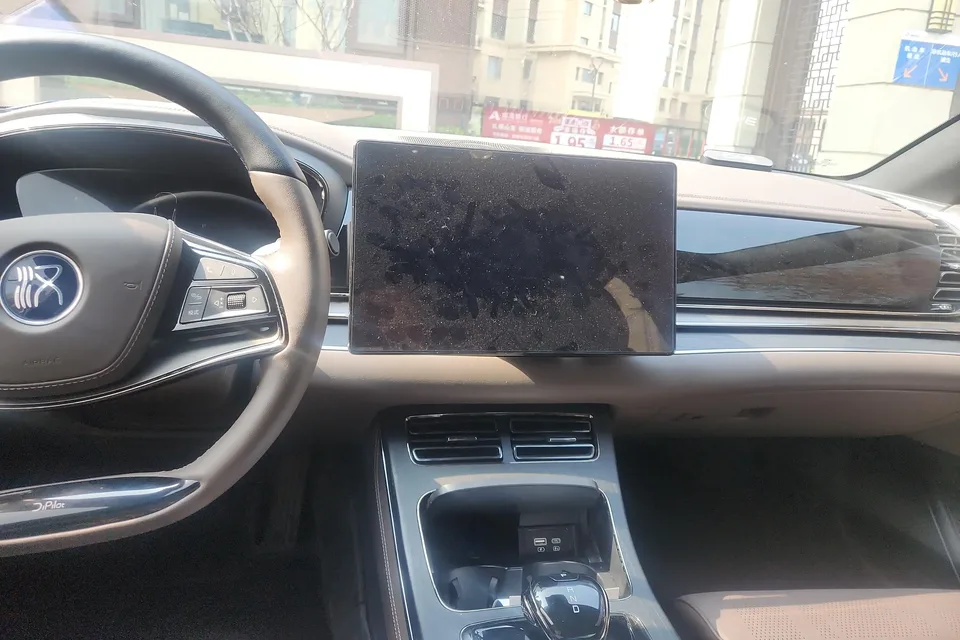 BYD Han DM DM-i Honor Edition 121KM Premium Edition 2024 — миниатюра 4