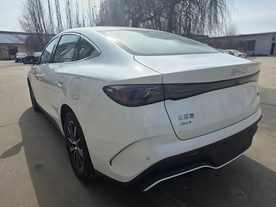 BYD Seal 06DM Intelligent Driving Edition DM-i 120KM Premium Edition 2025 — миниатюра 4