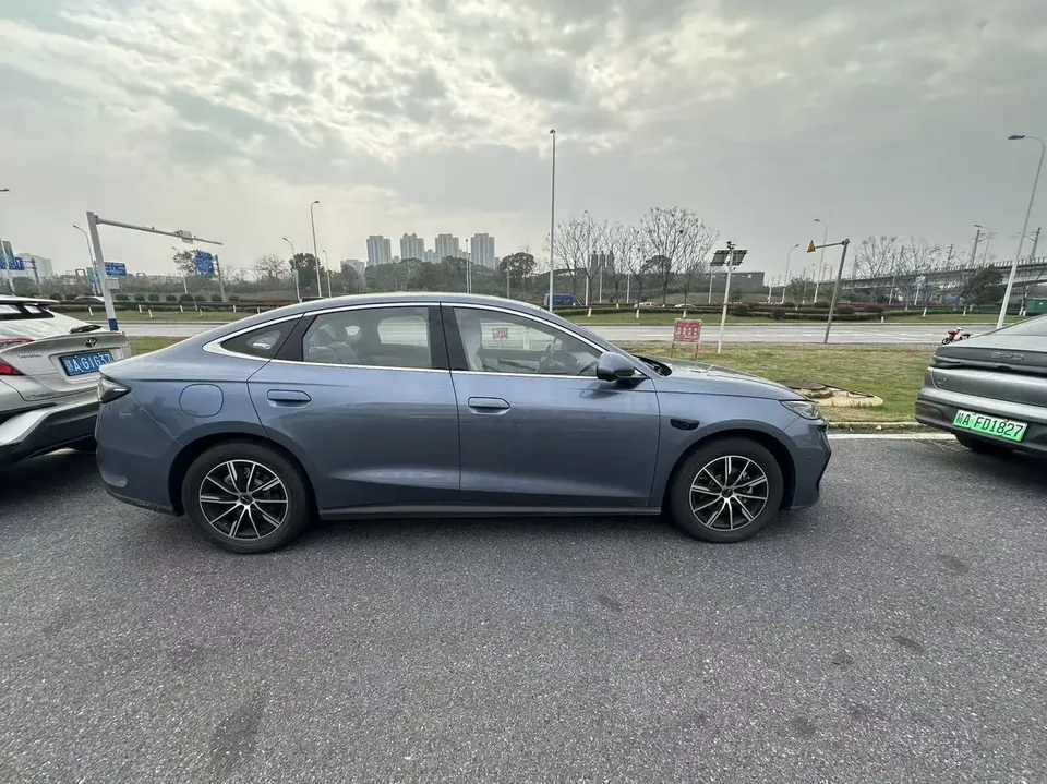BYD Seal 05DM Intelligent Driving Edition DM-i 120KM Flagship Model 2025 — миниатюра 2