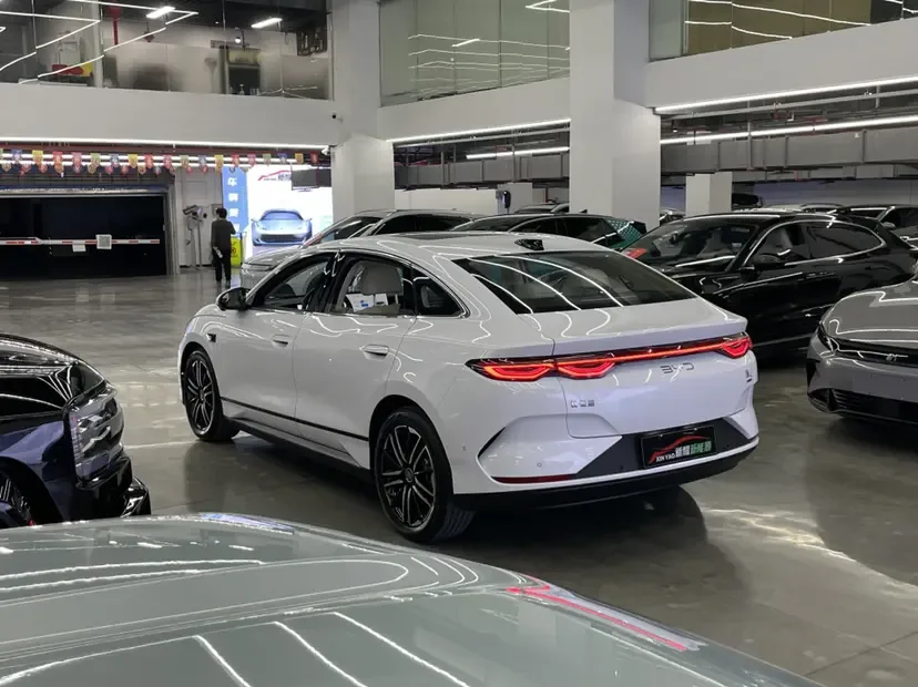 BYD Qin L EV 545km Excellence Edition 2025 — миниатюра 2