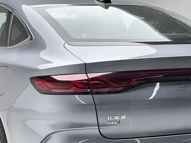 BYD Qin L DM Intelligent Driving Edition DM-i 120KM Beyond Edition 2025 — миниатюра 4