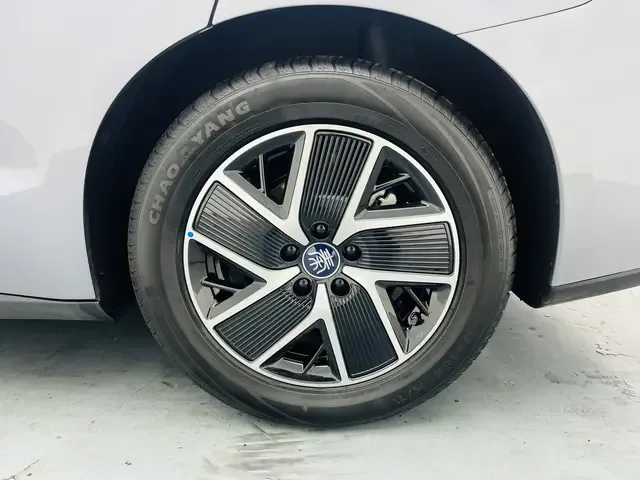 BYD Qin L DM Qin L DM 2025 DM-i 120KM Intelligent Driving Edition 2025 — thumbnail 3