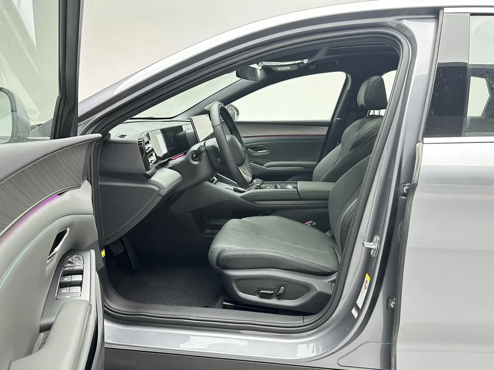 BYD Qin L DM DM-i 120KM Excellence Edition 2026 — миниатюра 5