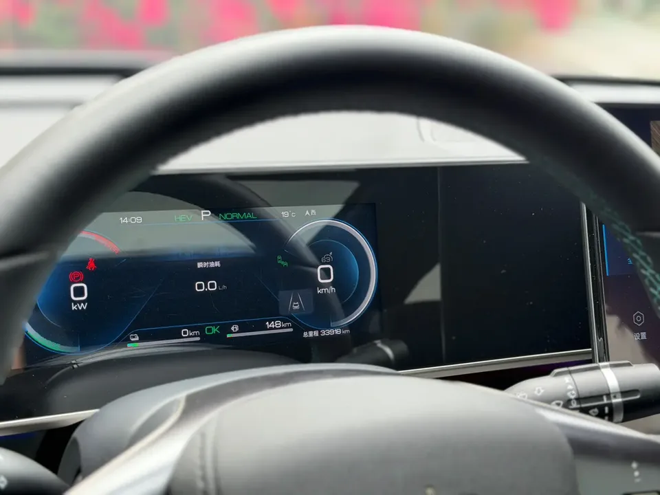 BYD Qin L DM Qin L DM 2024 DM-i 120KM Excellence Edition 2024 — thumbnail 4