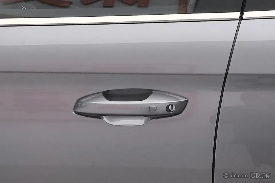 BYD Qin L DM DM-i 120KM Excellence Edition 2024 — миниатюра 3