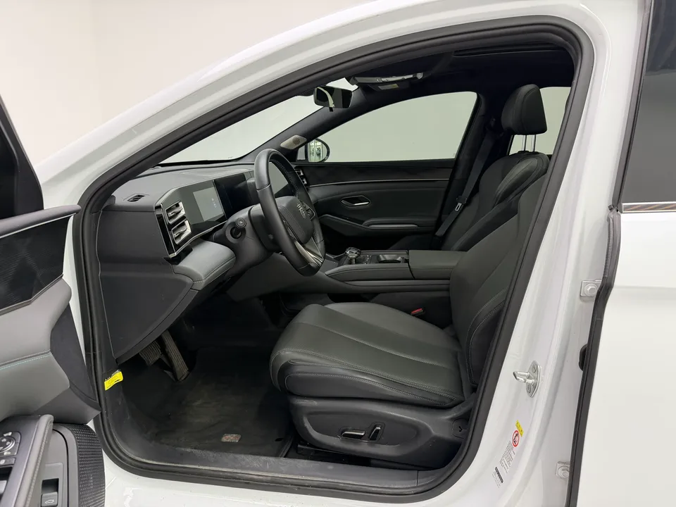 BYD Qin L DM DM-i 120KM Beyond Edition 2025 — миниатюра 4