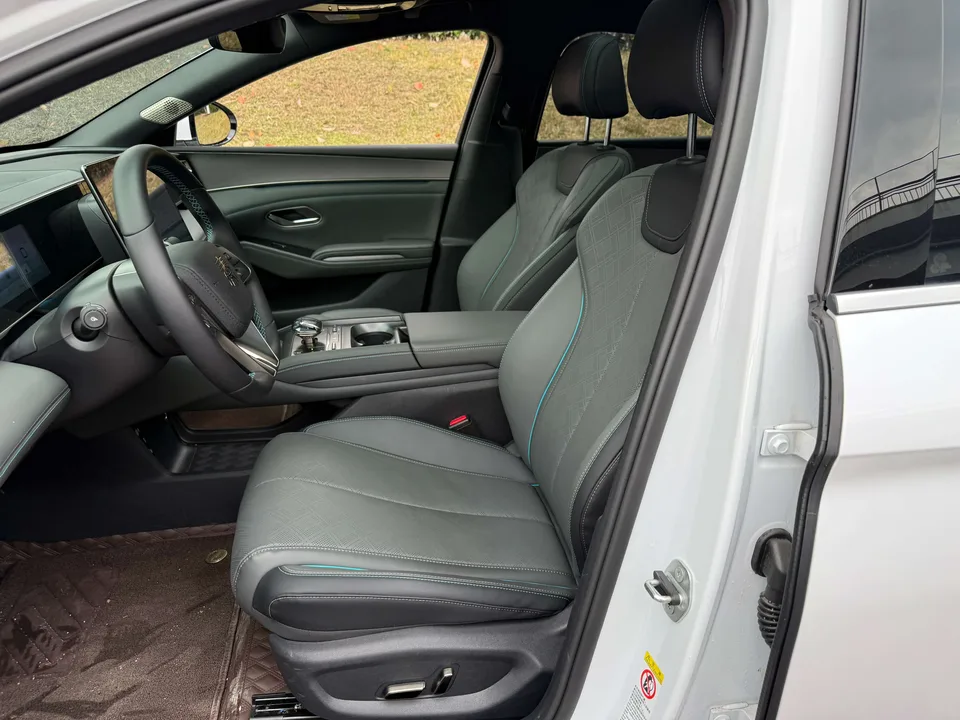 BYD Qin L DM DM-i 120KM Excellence Edition 2025 — миниатюра 5
