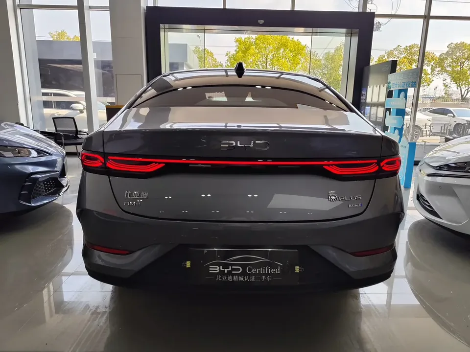 BYD Qin PLUS DM Intelligent Driving Edition DM-i 120KM Beyond Edition 2025 — миниатюра 2