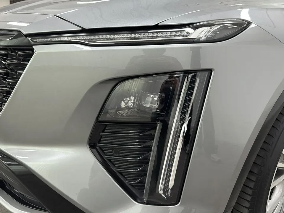 Cadillac GT4 25T Premium Edition 2023 — миниатюра 3