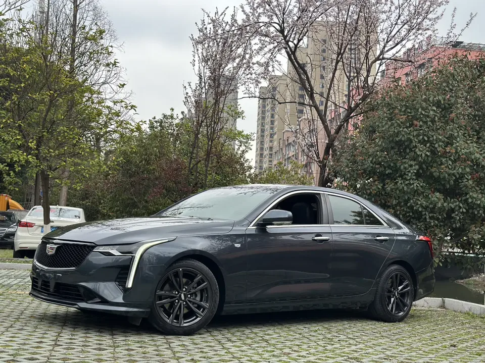 Cadillac CT4 2022